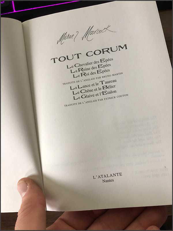 Page de titre livre "Tout Corum" de Michael Moorcock.