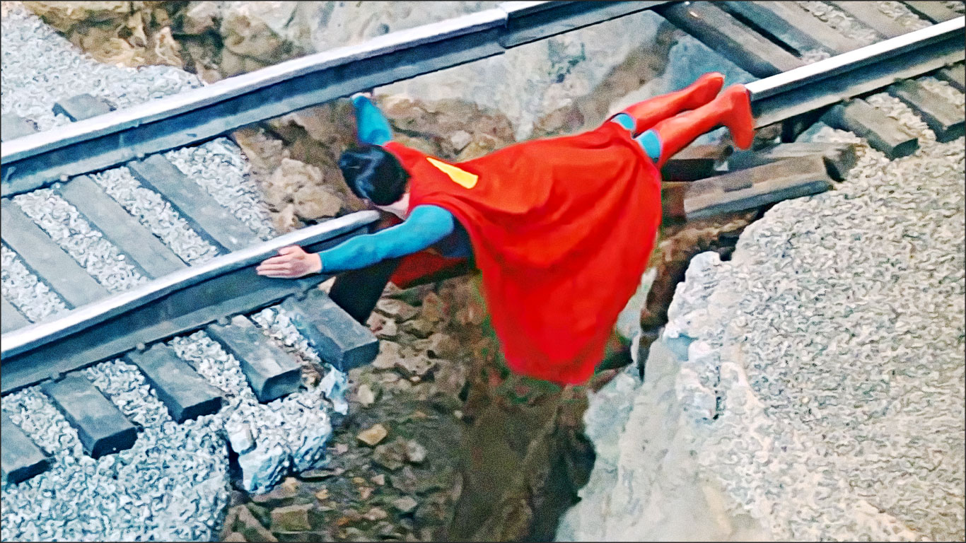 superman porte secours